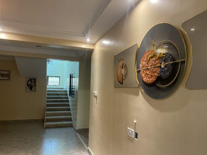 Kozii Guest Inn — reception (10)